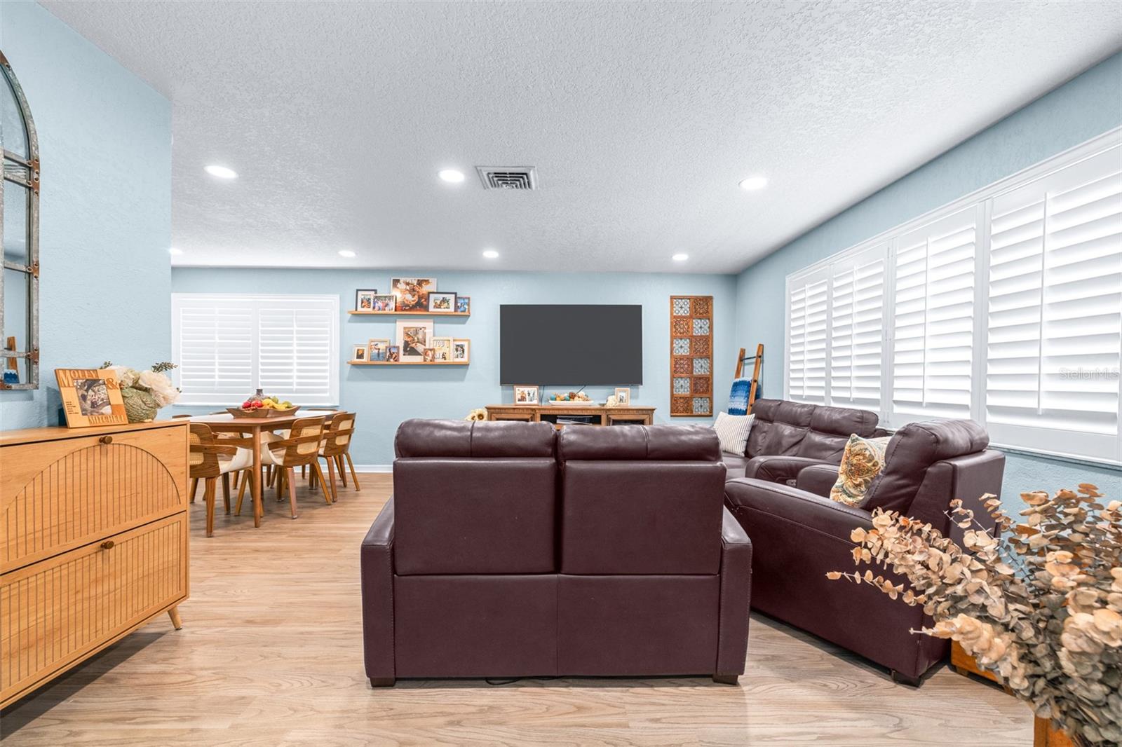 Image 14 of 96 For 8687 Matthew Street