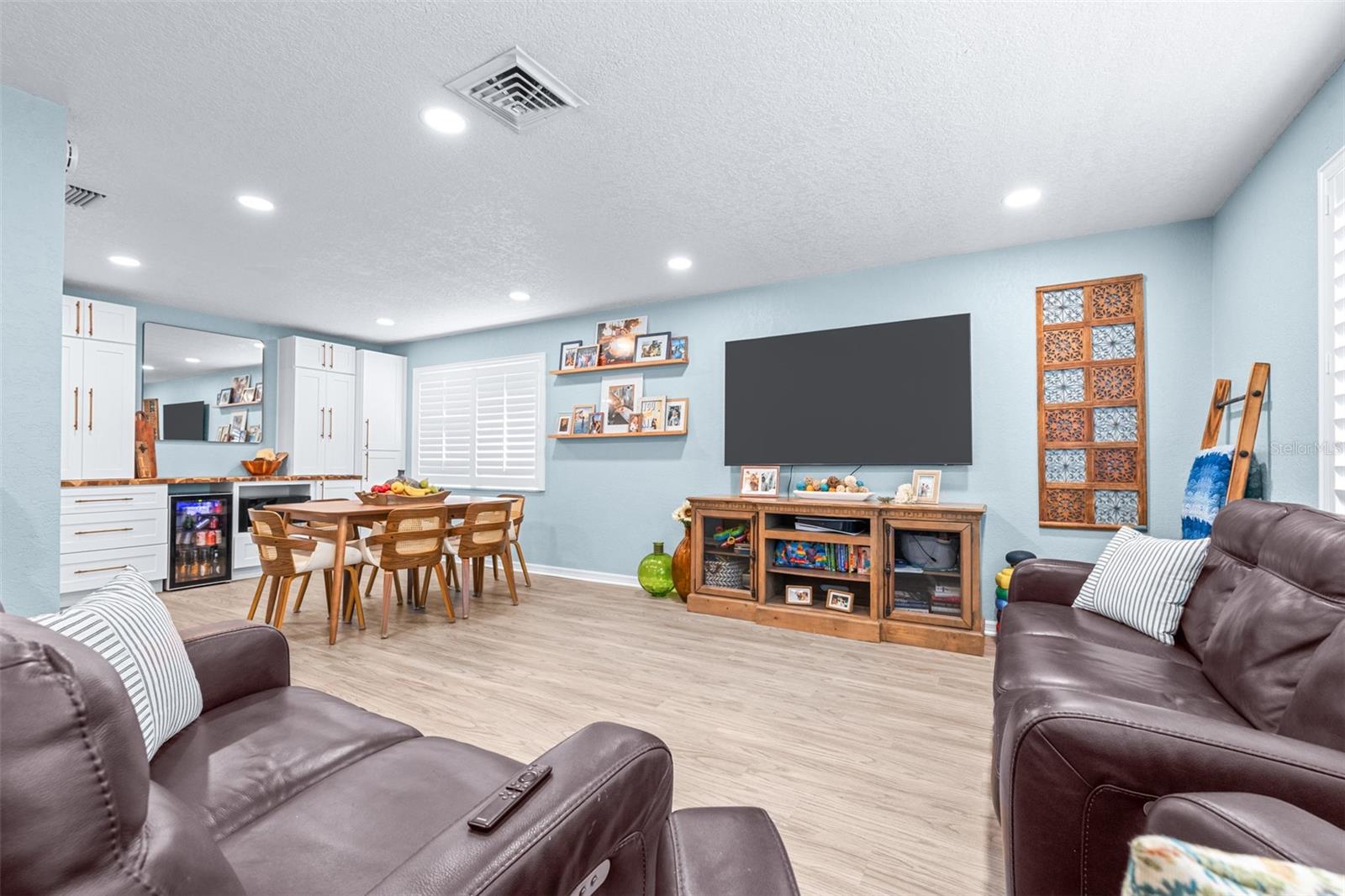 Image 15 of 96 For 8687 Matthew Street