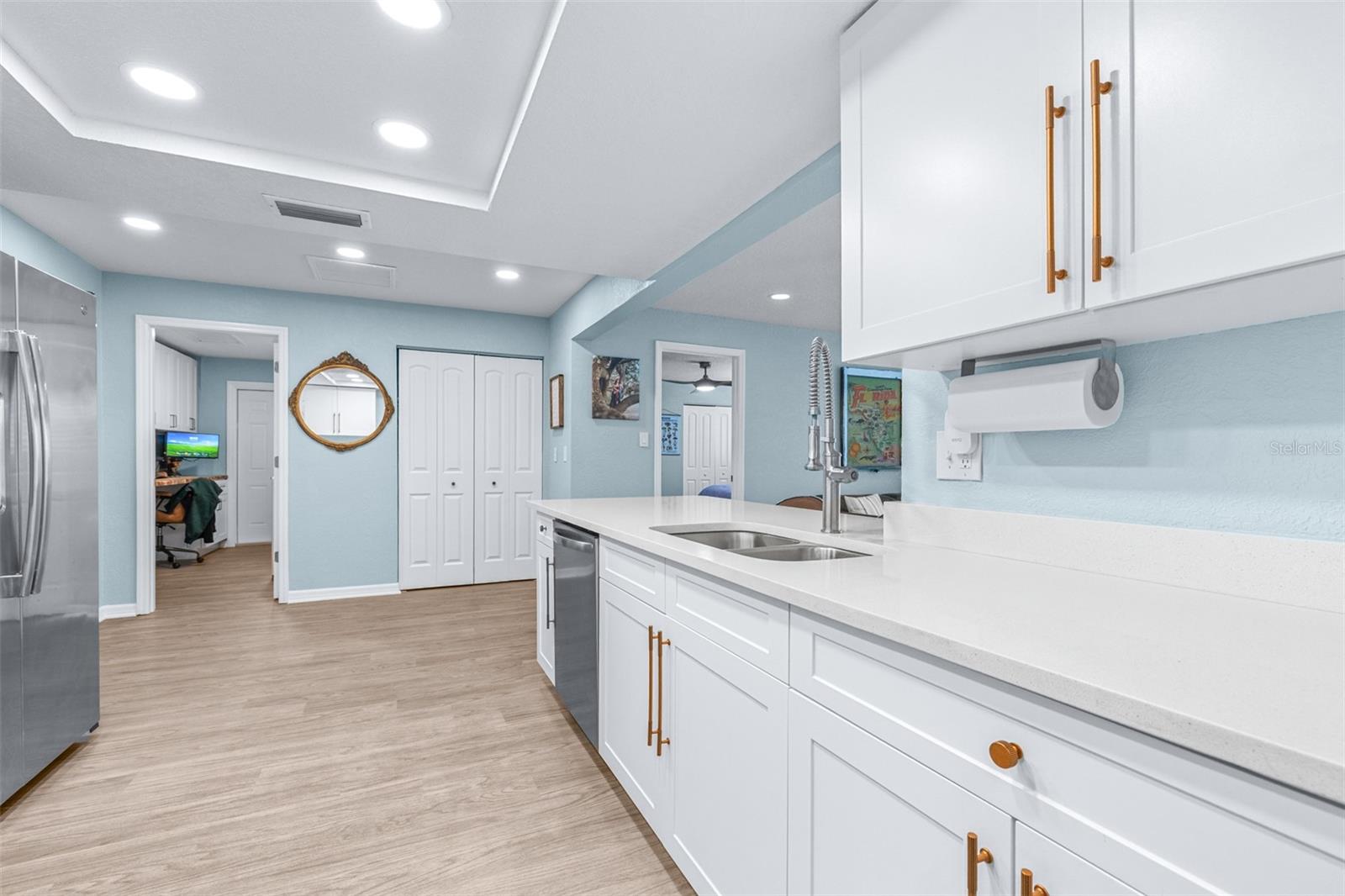 Image 28 of 96 For 8687 Matthew Street