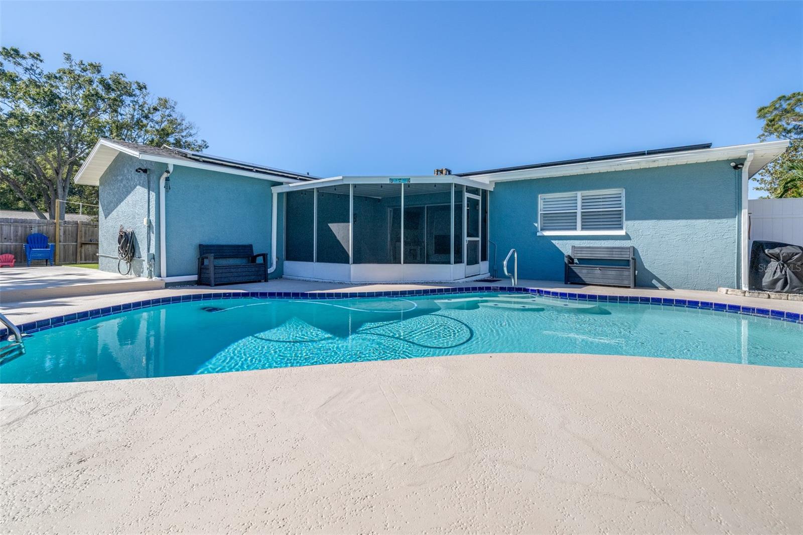 Image 61 of 96 For 8687 Matthew Street