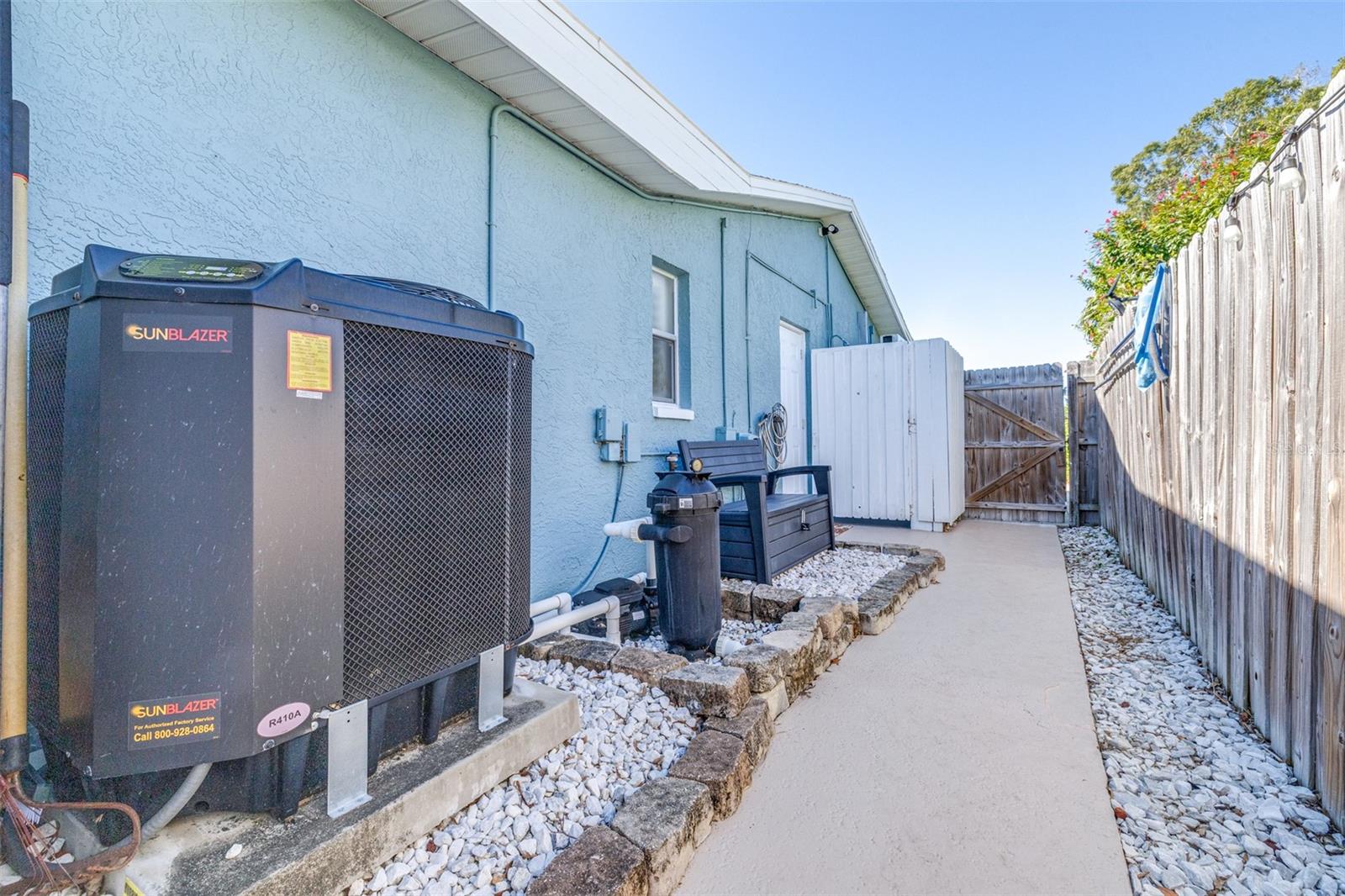 Image 73 of 96 For 8687 Matthew Street