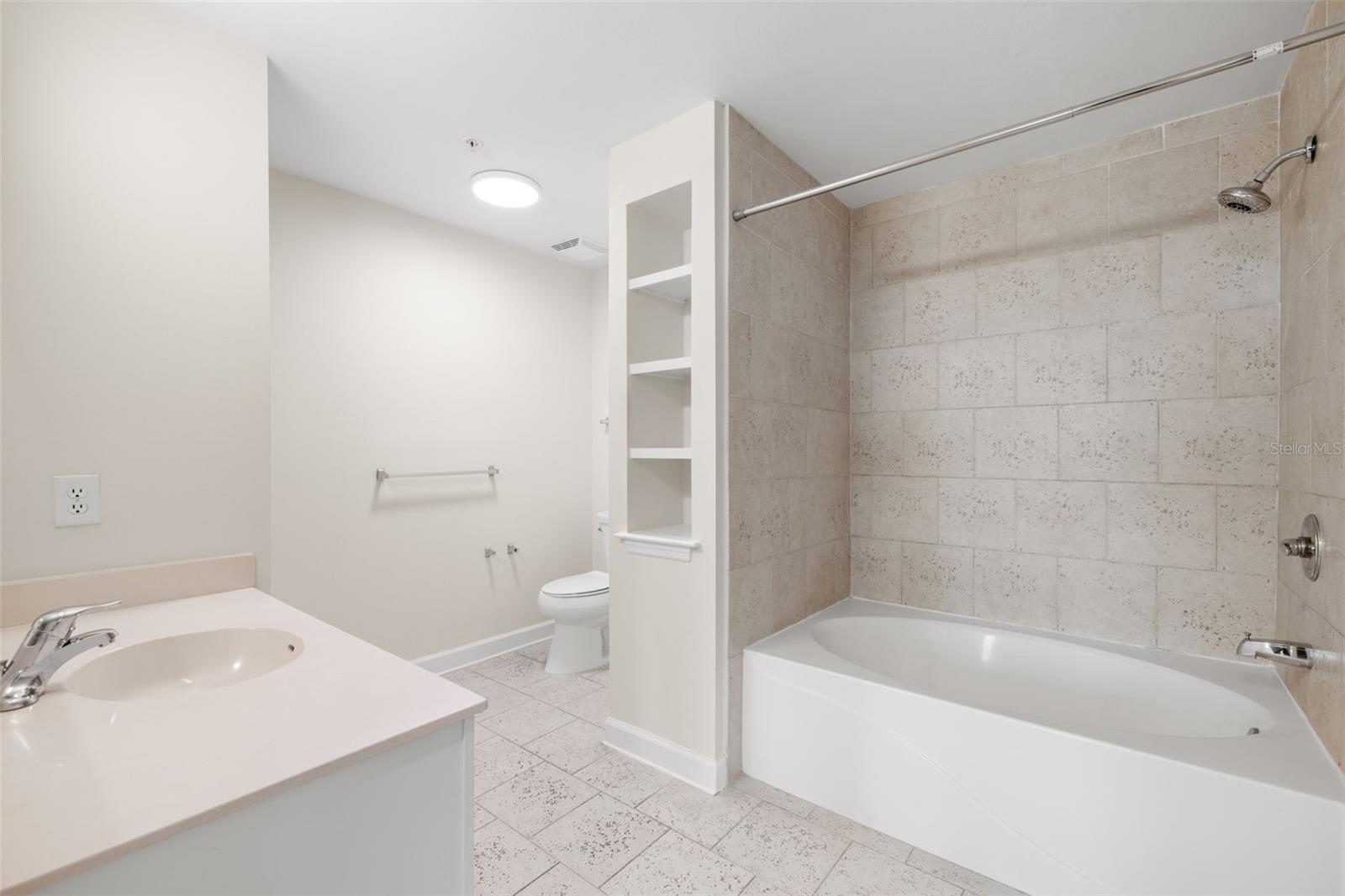 Image 22 of 36 For 345 Bayshore Boulevard 805