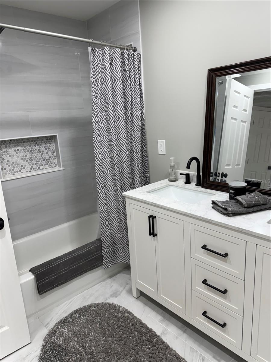 Image 13 of 26 For 37515 Beauchamp Avenue