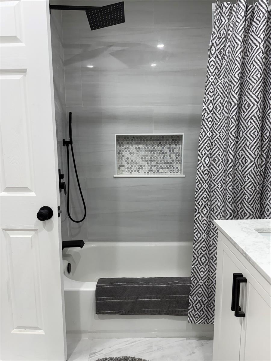 Image 15 of 26 For 37515 Beauchamp Avenue