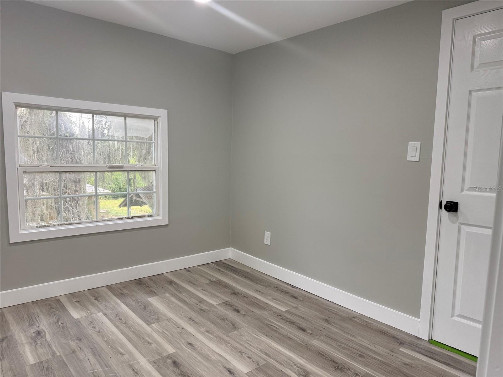 Image 21 of 26 For 37515 Beauchamp Avenue