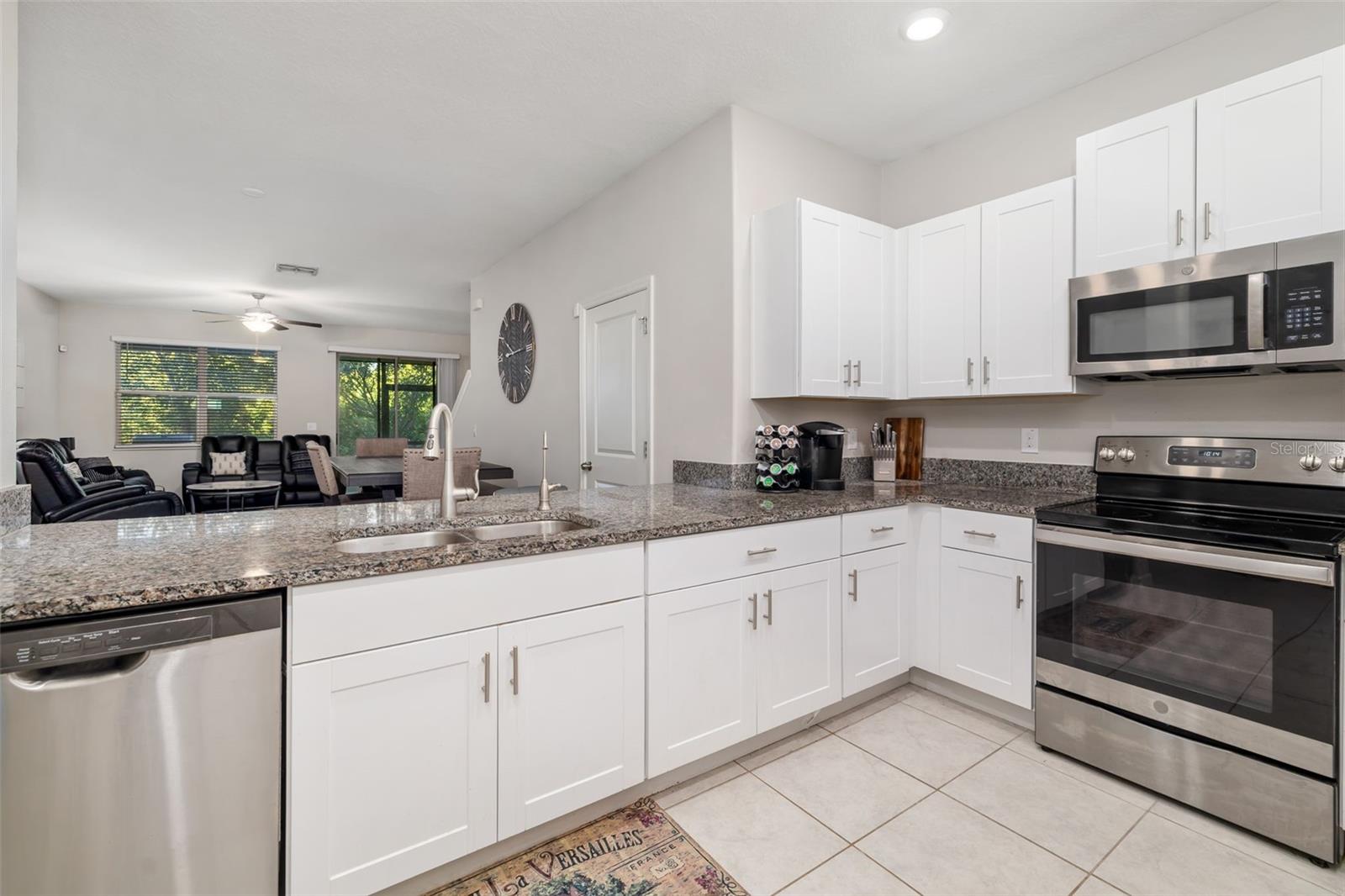 Image 15 of 49 For 621 Royal Empress Drive