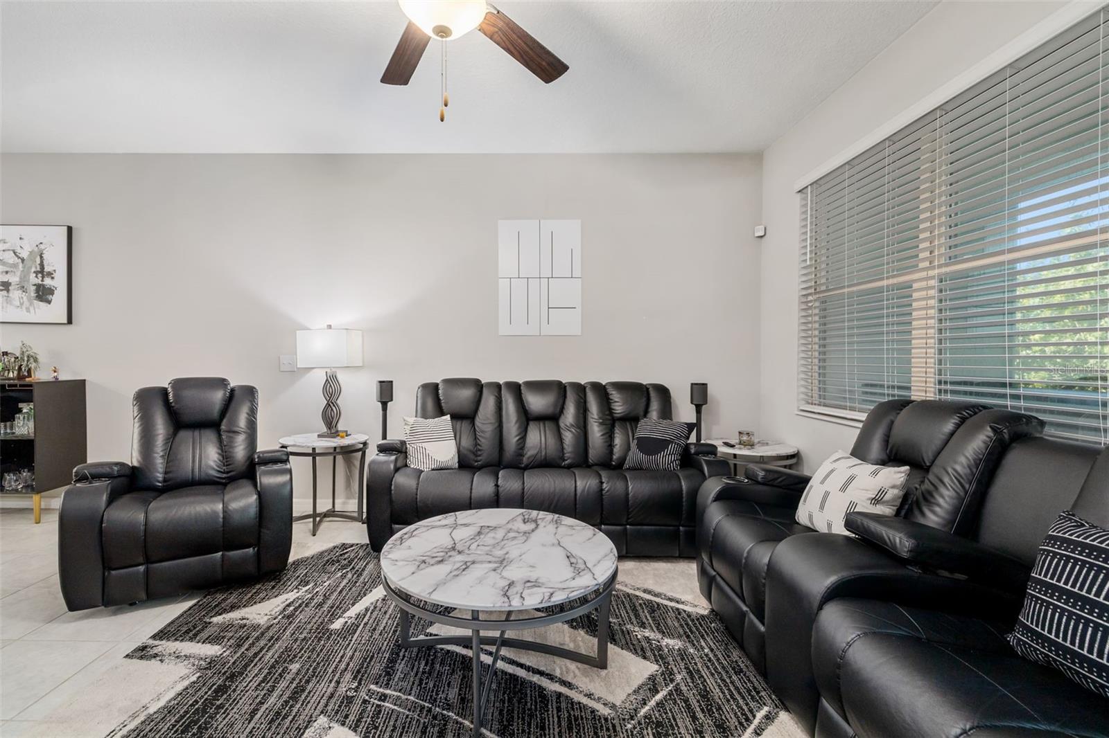 Image 19 of 49 For 621 Royal Empress Drive