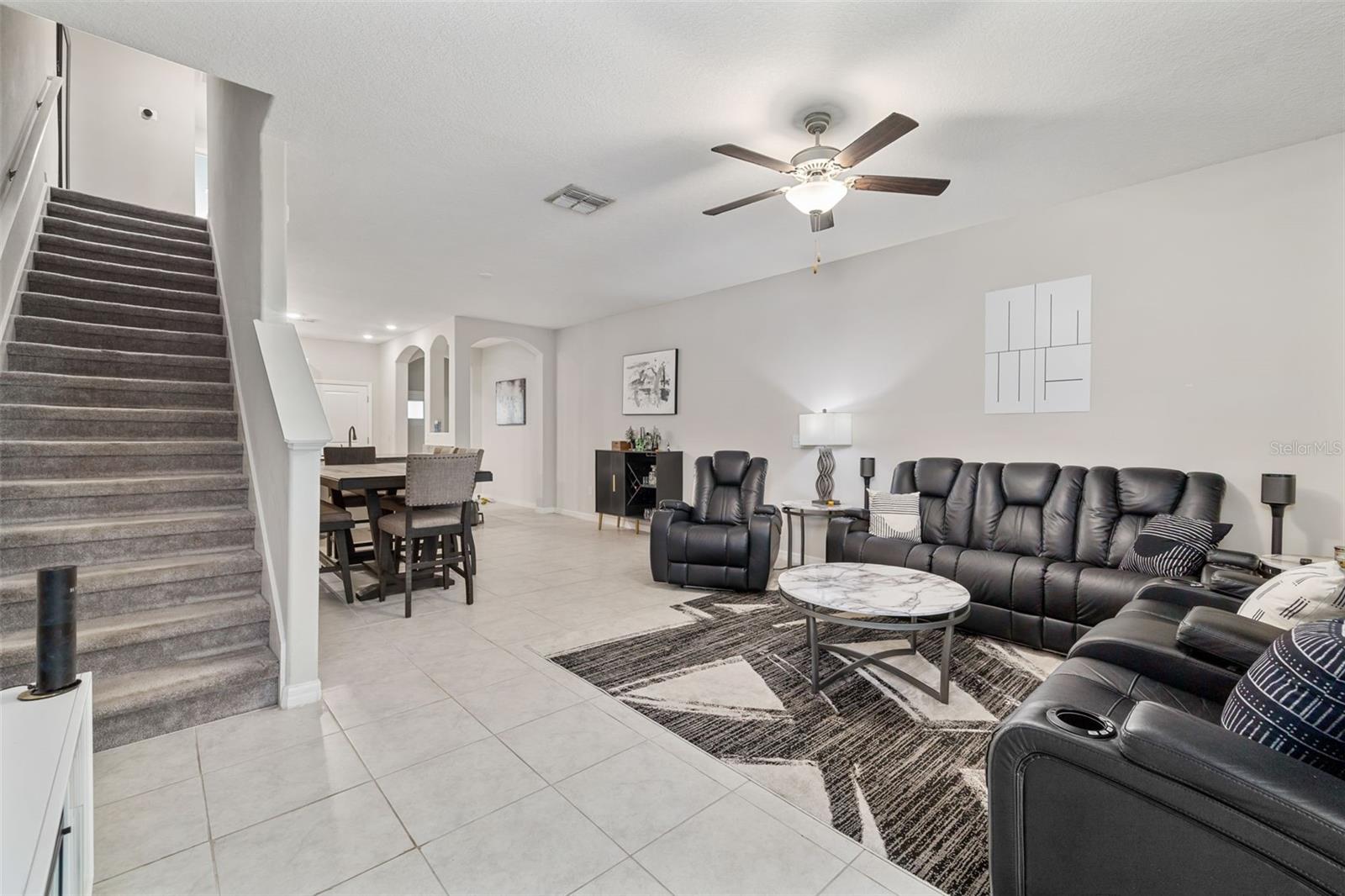 Image 20 of 49 For 621 Royal Empress Drive