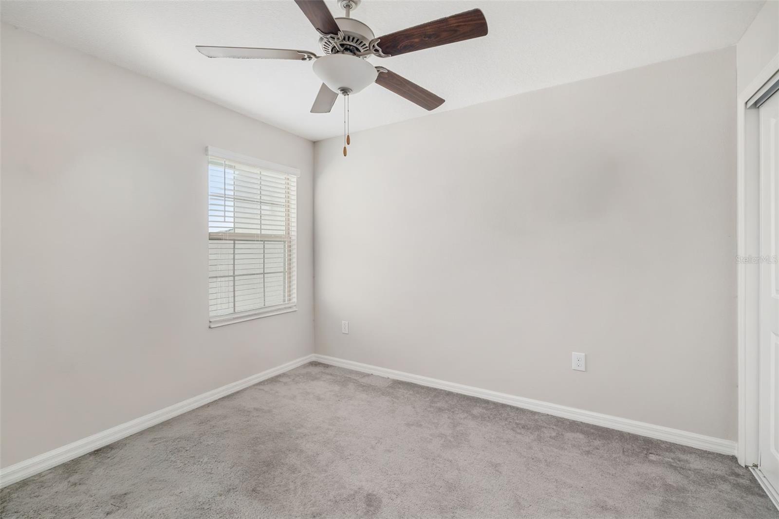 Image 33 of 49 For 621 Royal Empress Drive