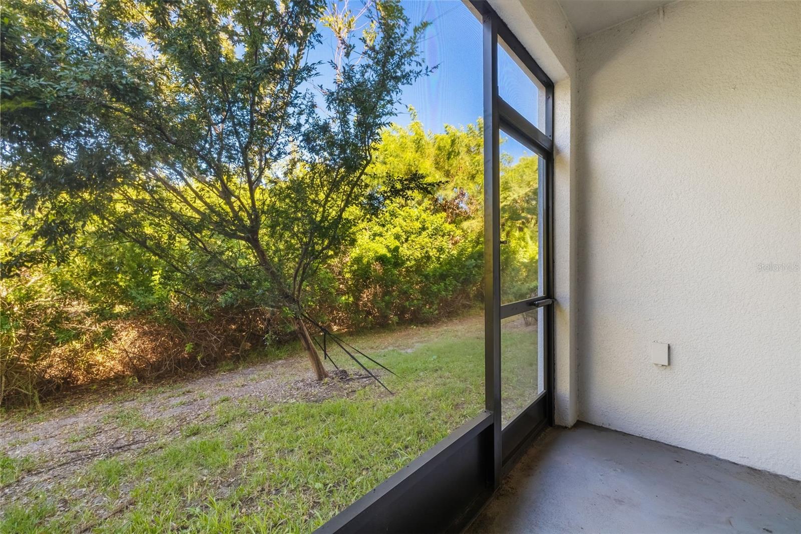 Image 5 of 49 For 621 Royal Empress Drive