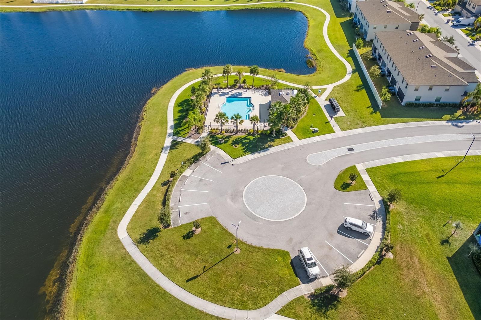 Image 7 of 49 For 621 Royal Empress Drive