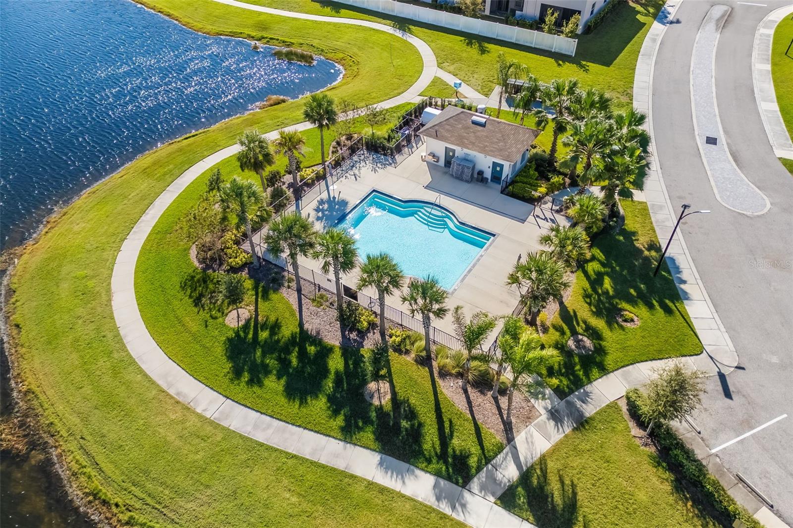 Image 8 of 49 For 621 Royal Empress Drive