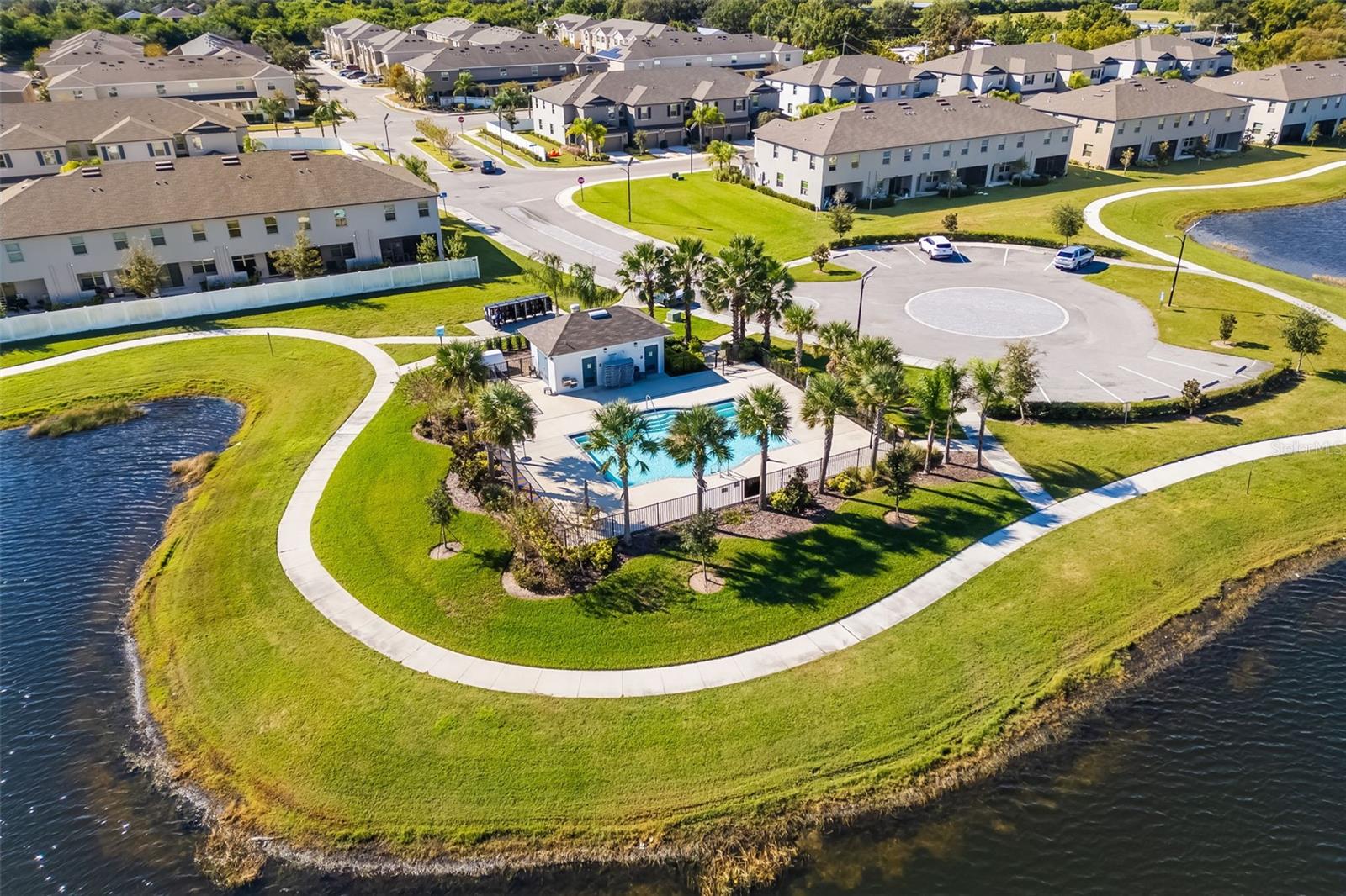 Image 9 of 49 For 621 Royal Empress Drive