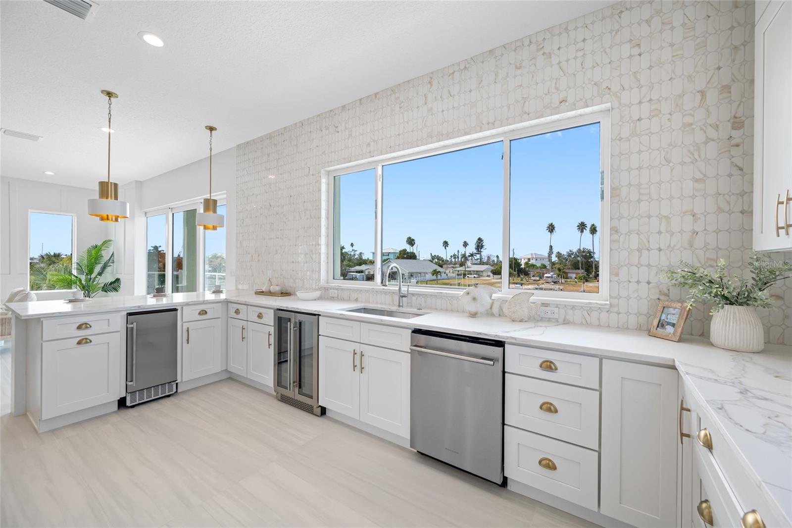 Image 17 of 79 For 534 Crystal Drive