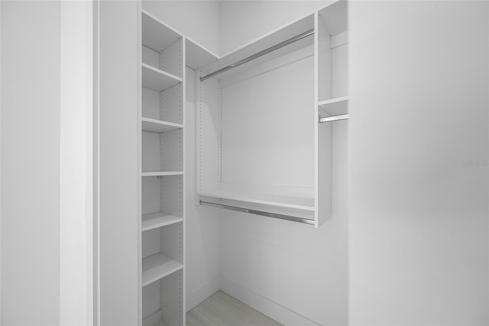 Image 20 of 79 For 534 Crystal Drive