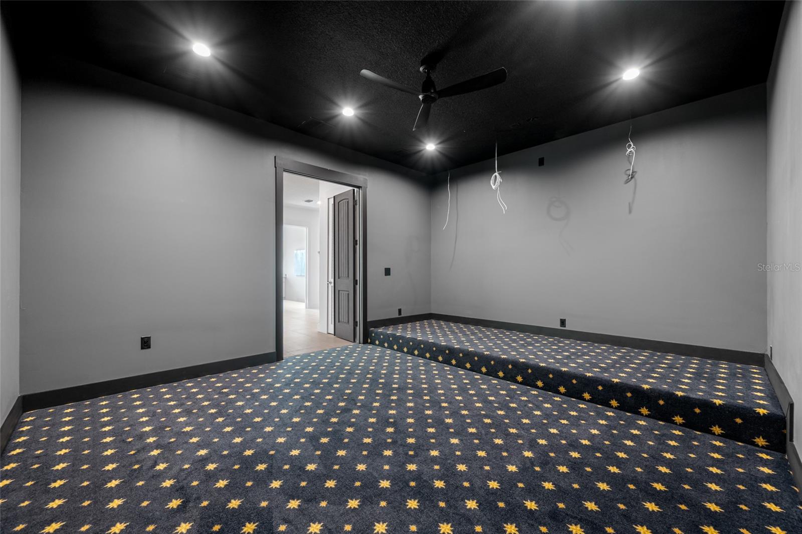 Image 27 of 79 For 534 Crystal Drive