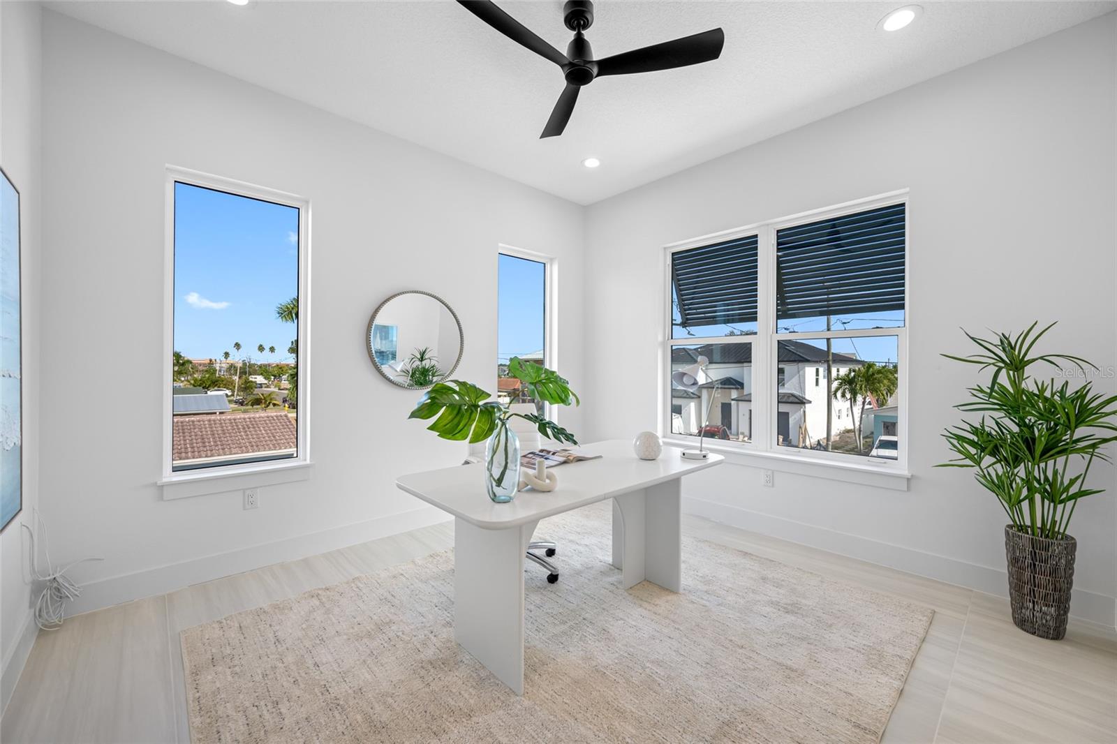 Image 28 of 79 For 534 Crystal Drive