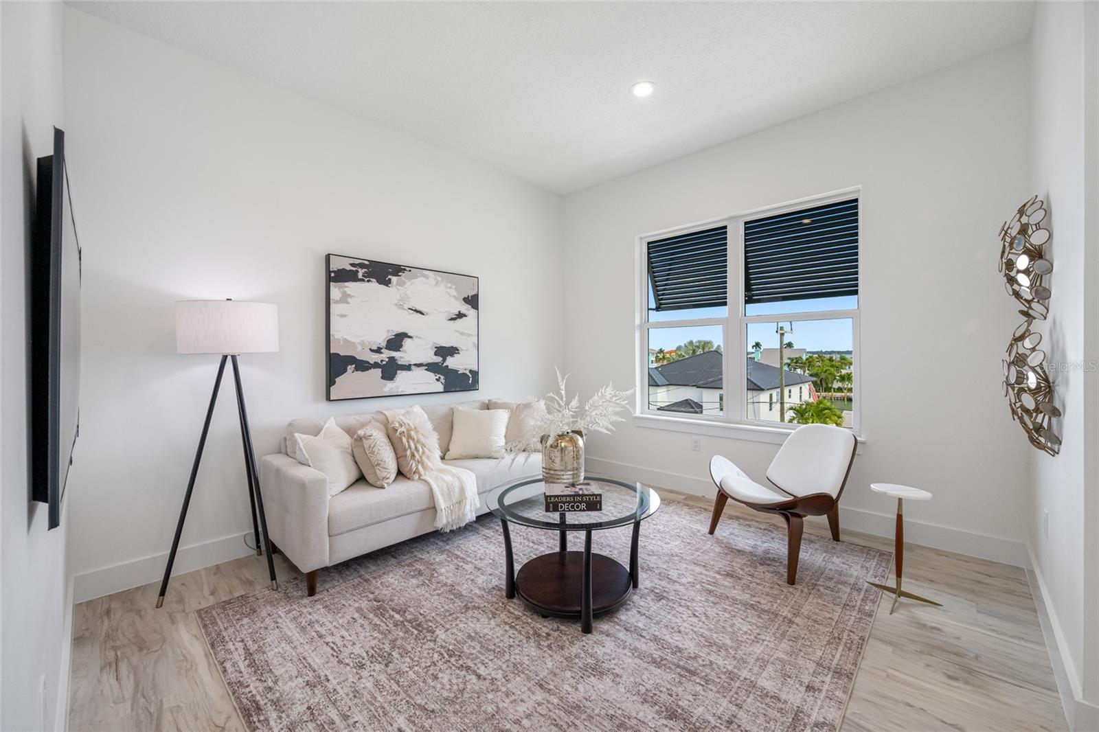 Image 33 of 79 For 534 Crystal Drive