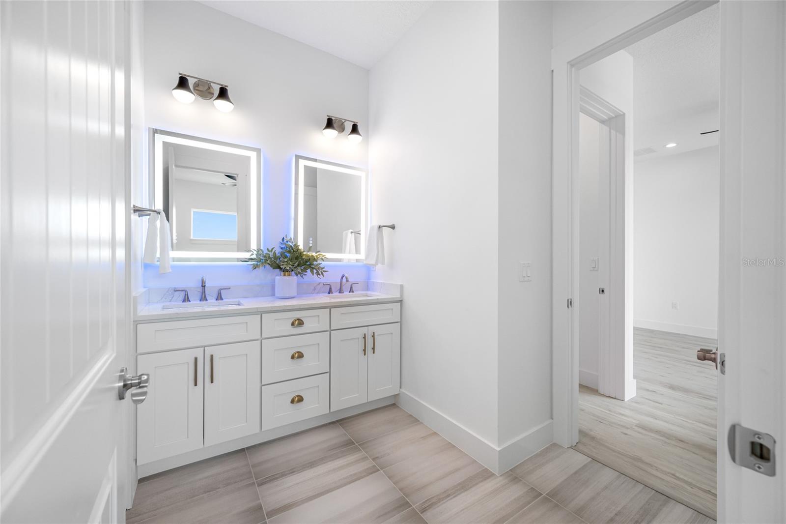 Image 36 of 79 For 534 Crystal Drive