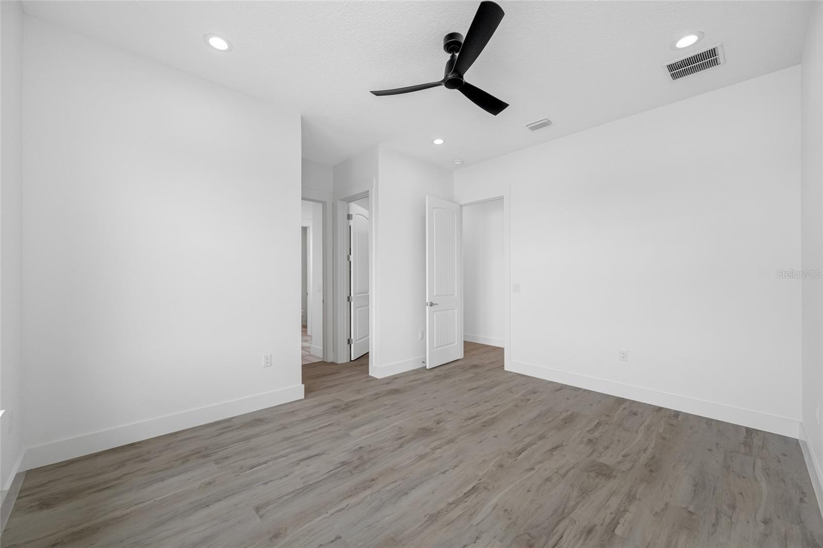 Image 39 of 79 For 534 Crystal Drive