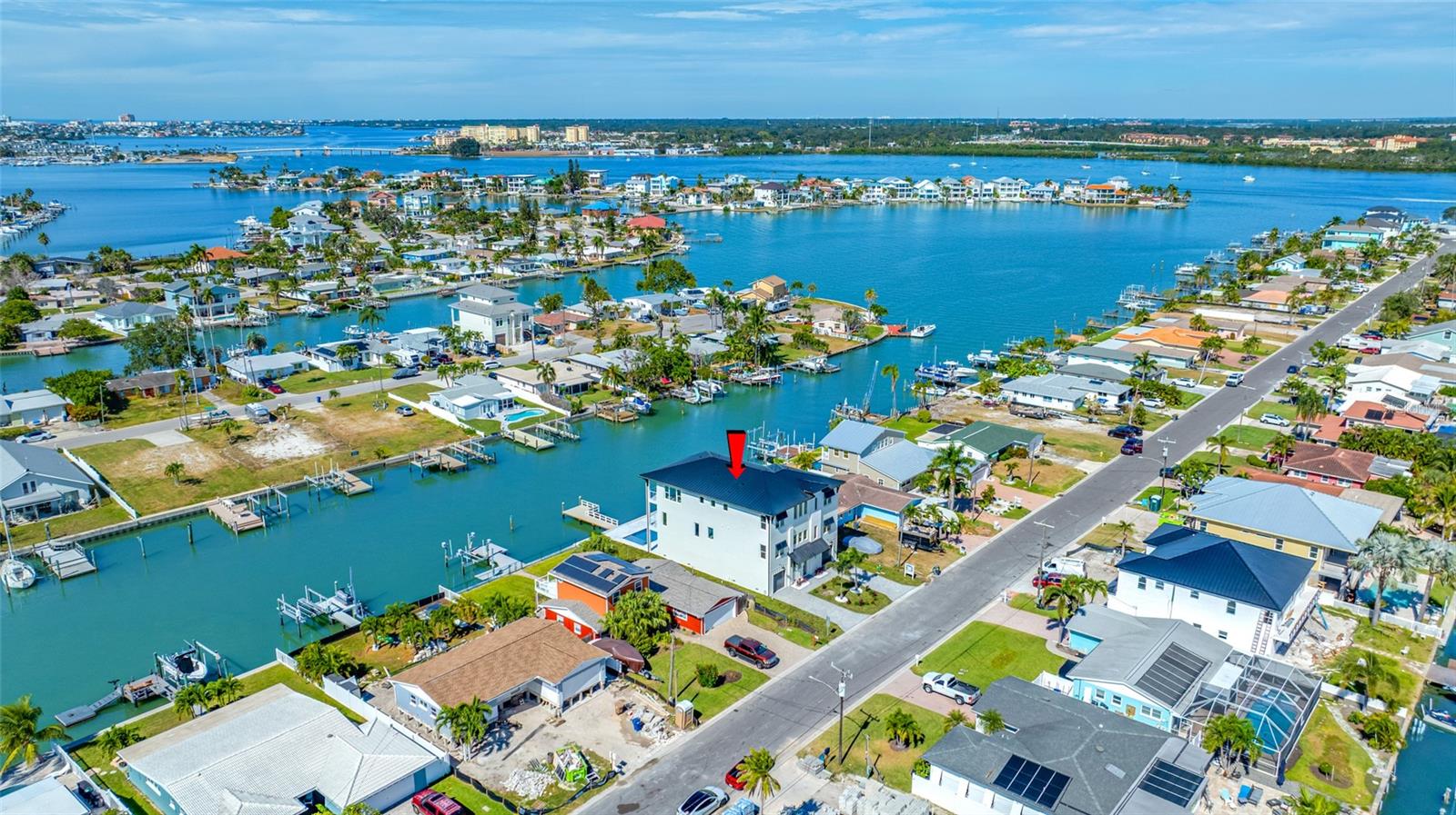 Image 4 of 79 For 534 Crystal Drive