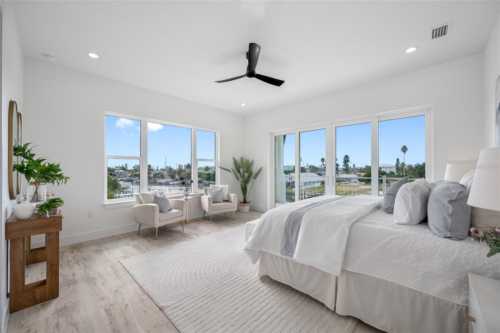 Image 43 of 79 For 534 Crystal Drive