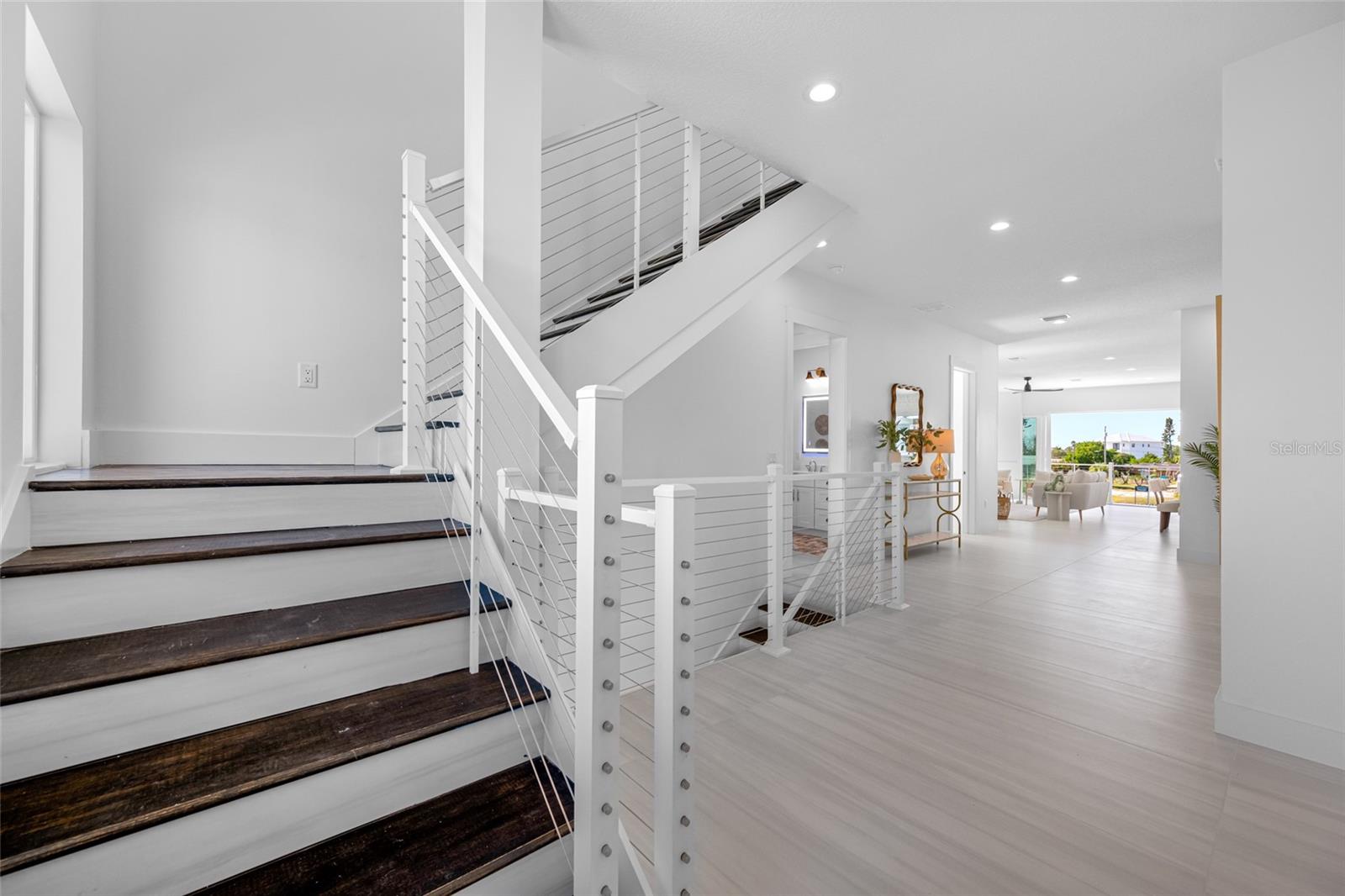 Image 9 of 79 For 534 Crystal Drive