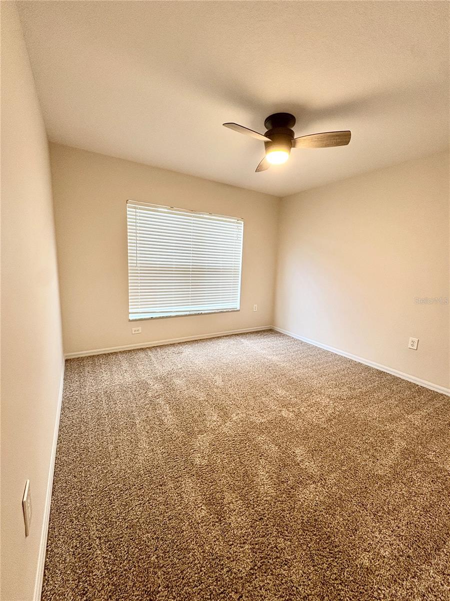 Image 13 of 23 For 4722 Roundview Court