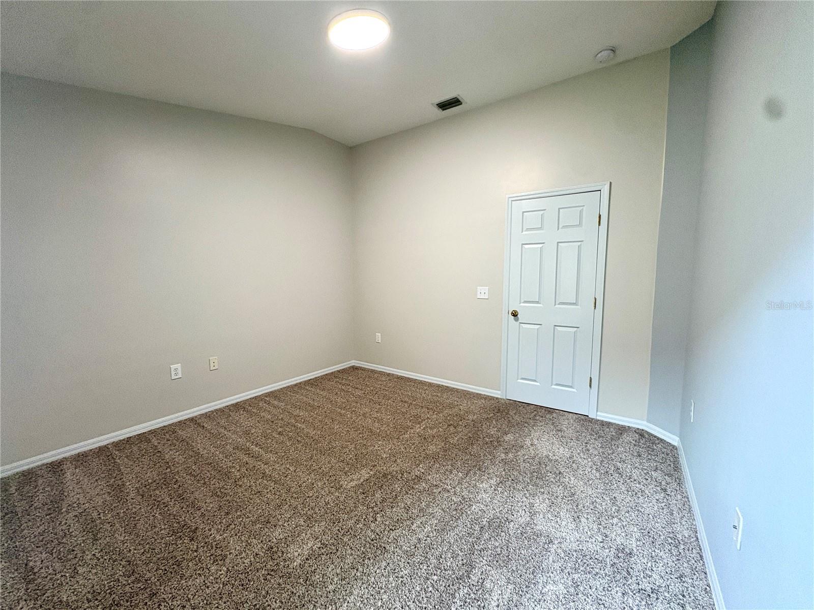 Image 15 of 23 For 4722 Roundview Court