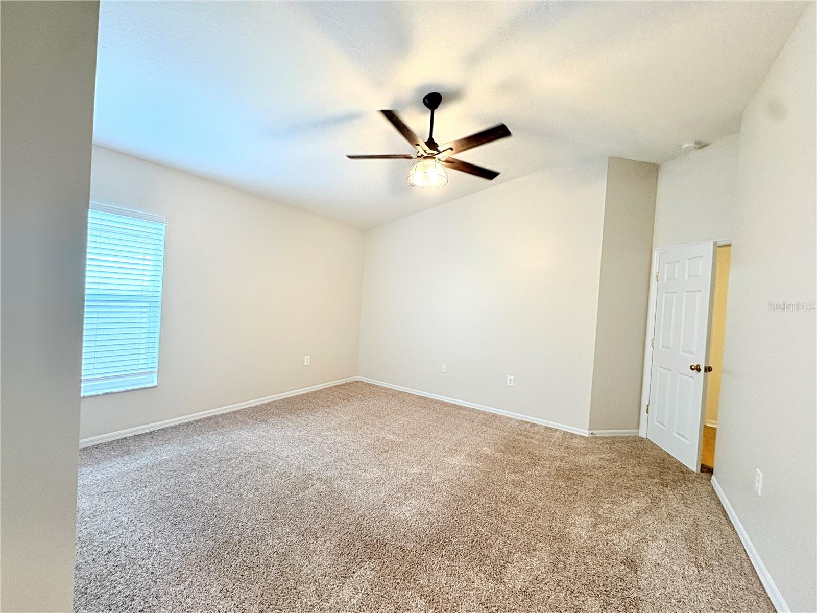 Image 18 of 23 For 4722 Roundview Court