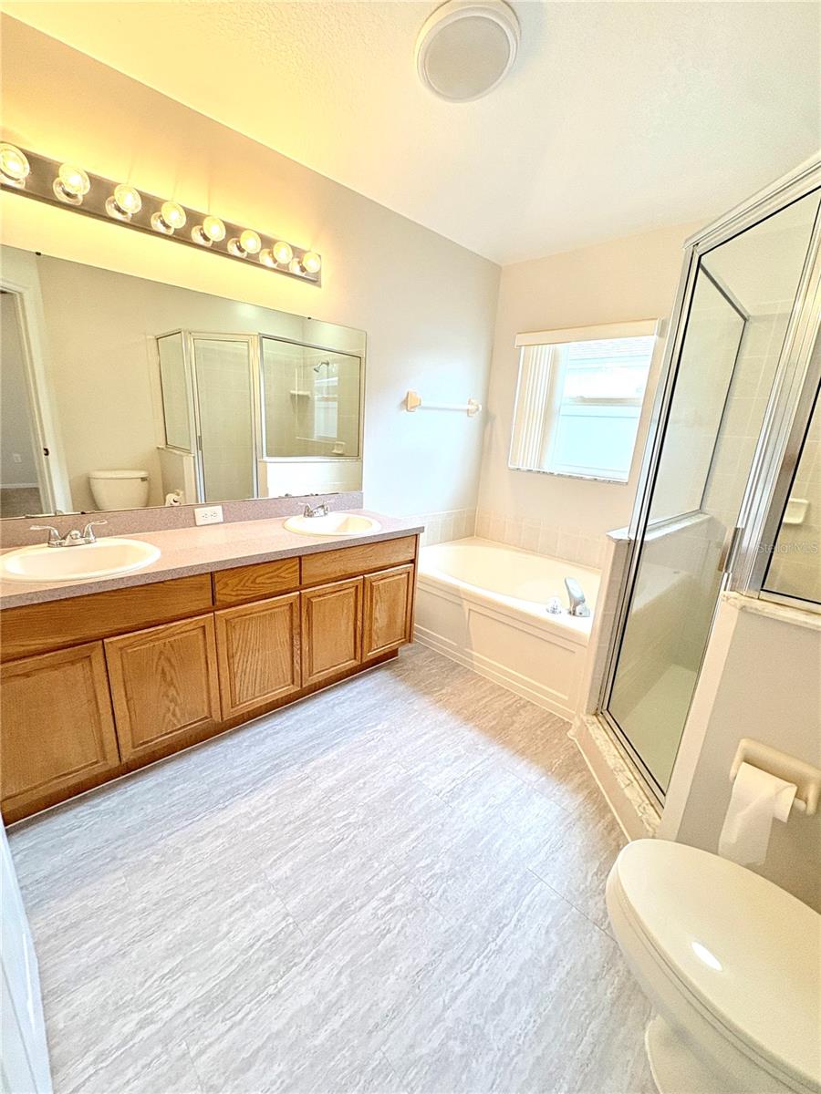 Image 19 of 23 For 4722 Roundview Court