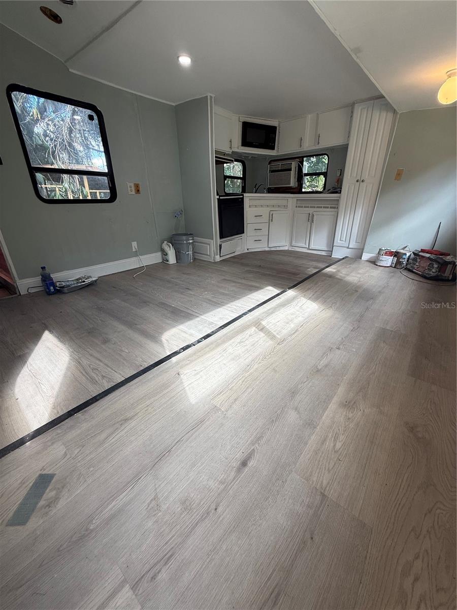 Image 11 of 17 For 19 Mildred Avenue