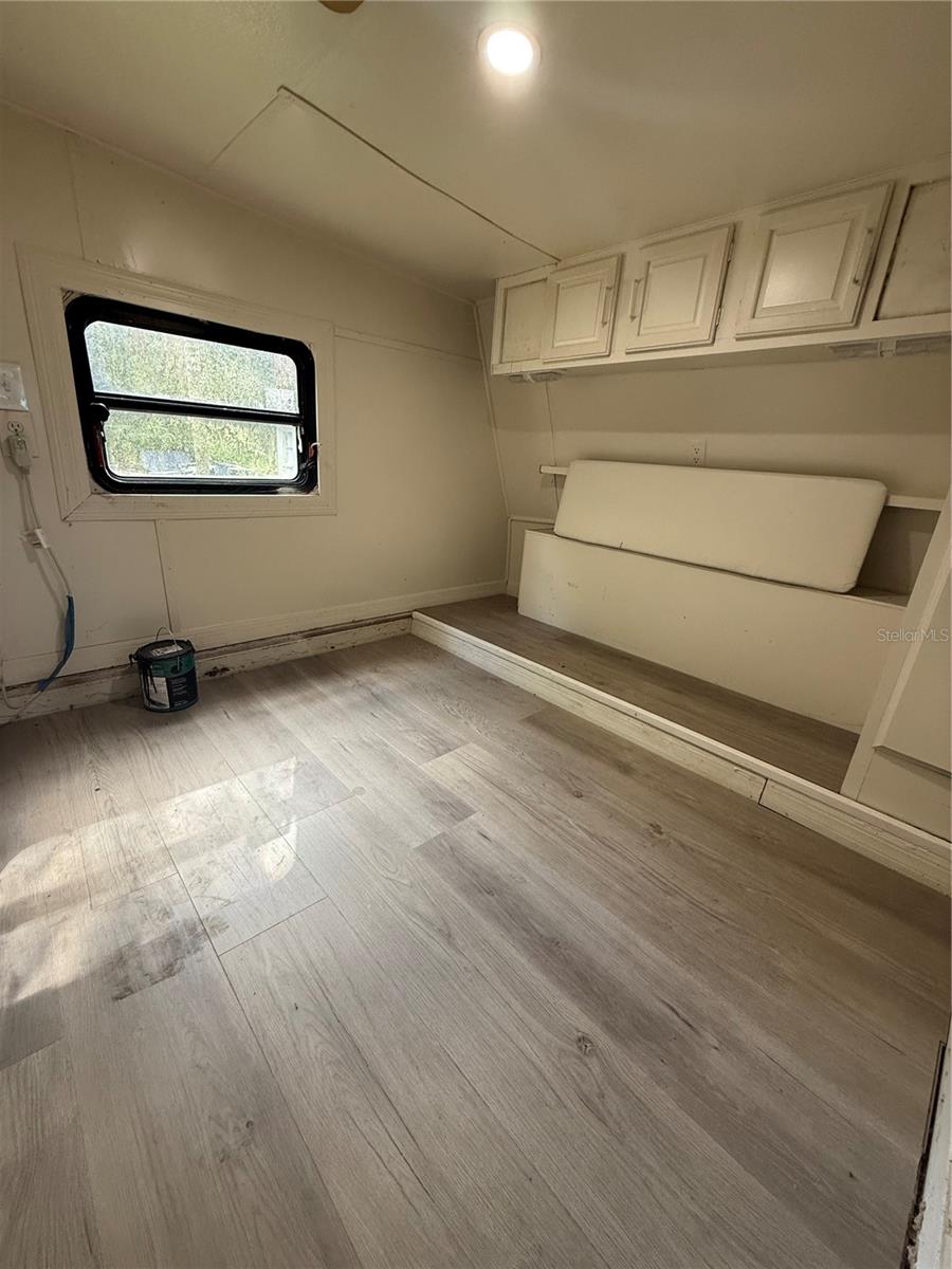 Image 14 of 17 For 19 Mildred Avenue