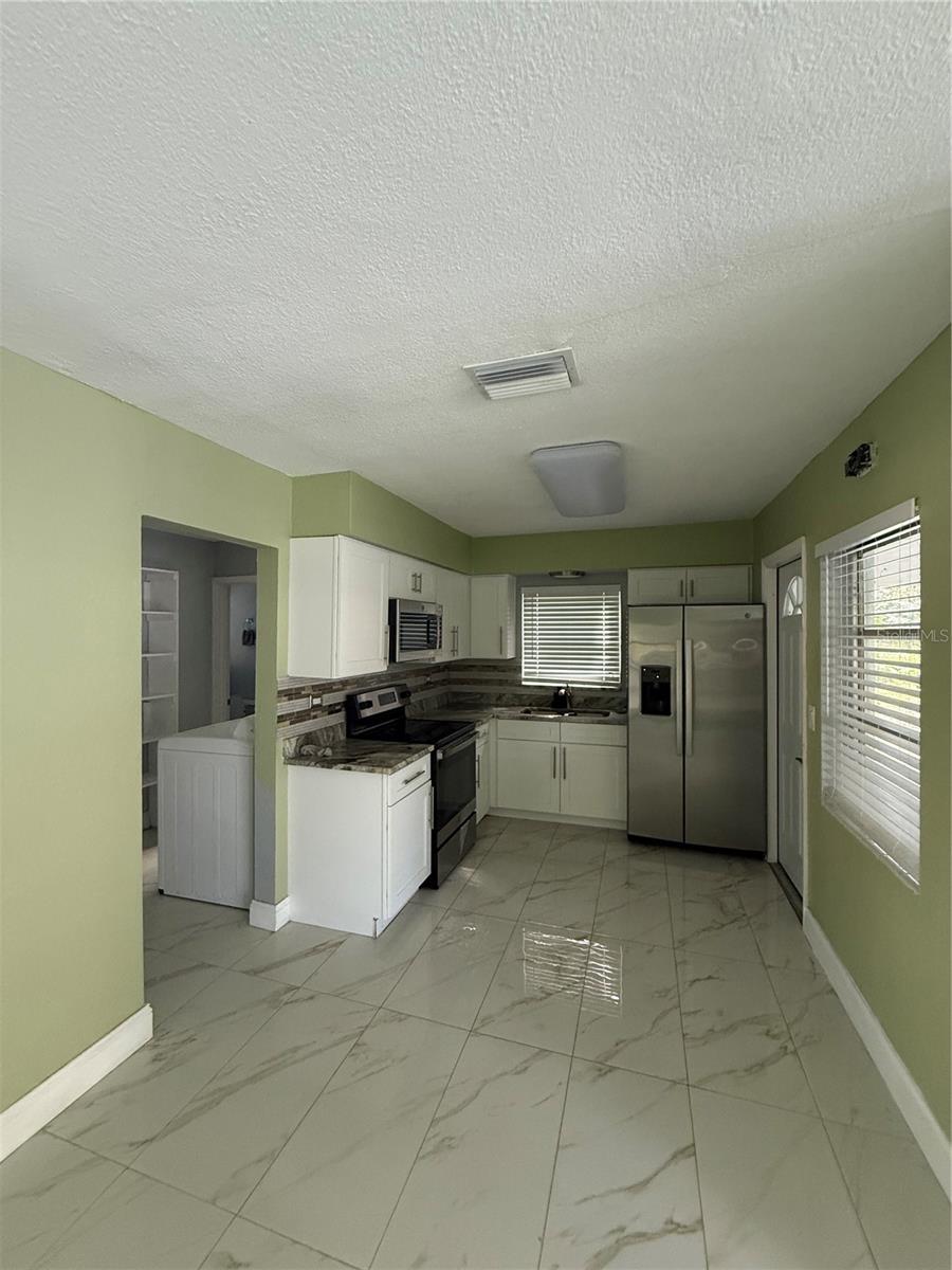 Image 6 of 17 For 19 Mildred Avenue