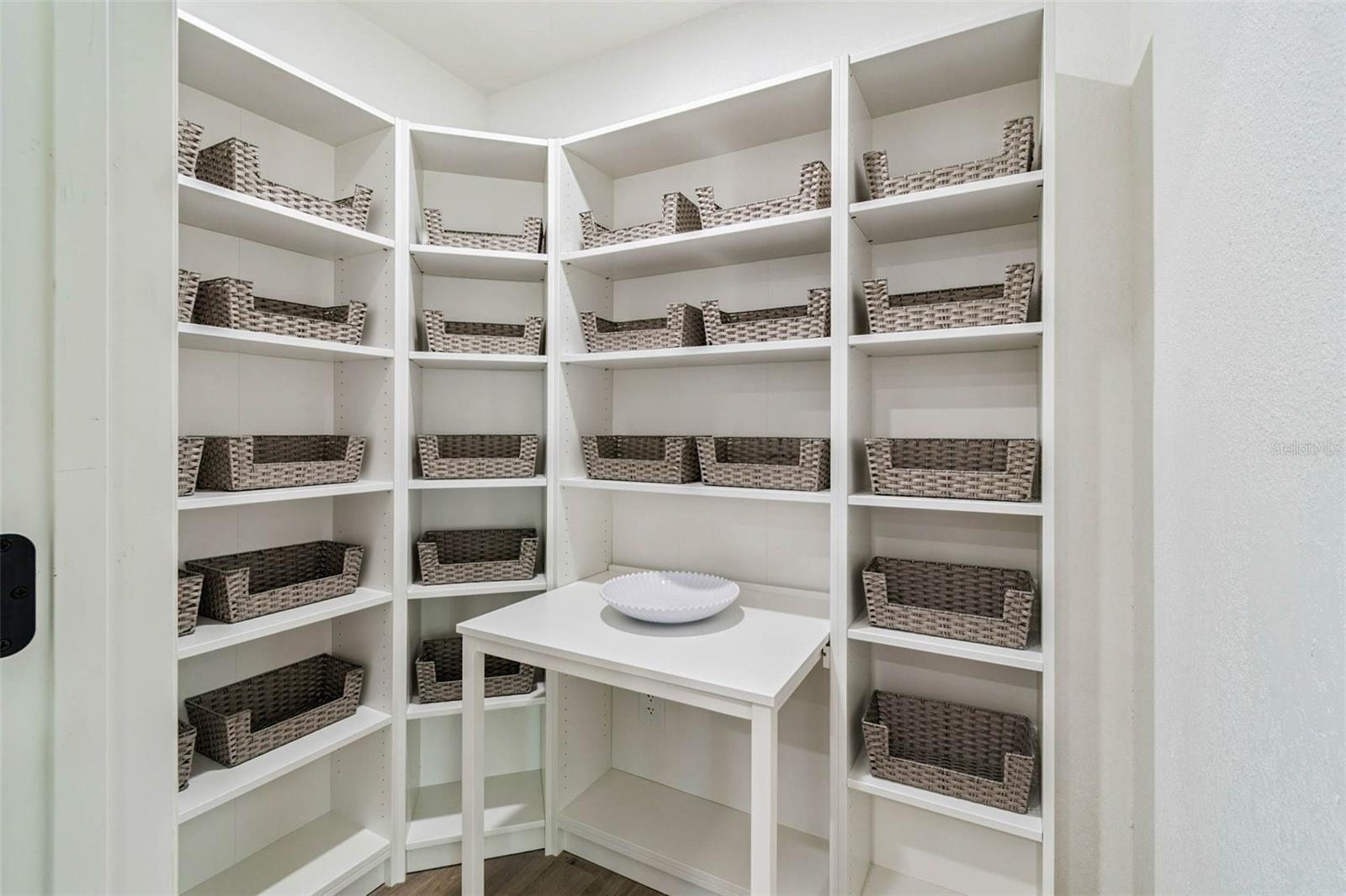 Listing photo id 13 for 3116 Brunswick Circle