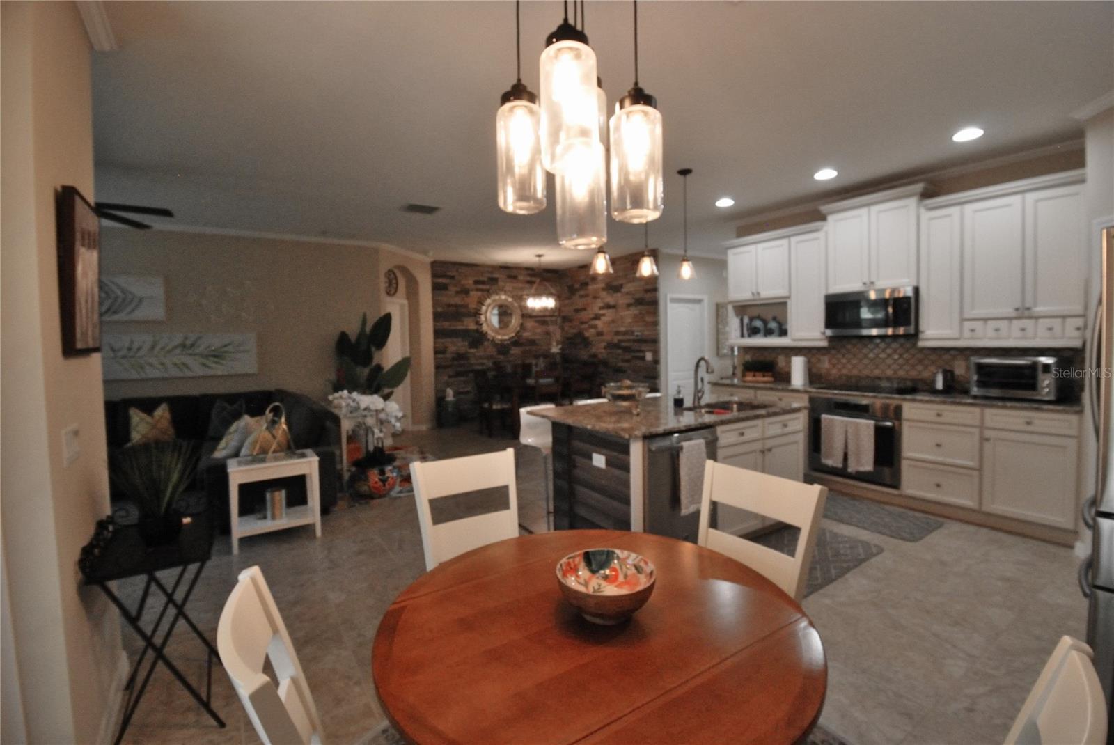 Image 8 of 33 For 9933 Saunton Drive