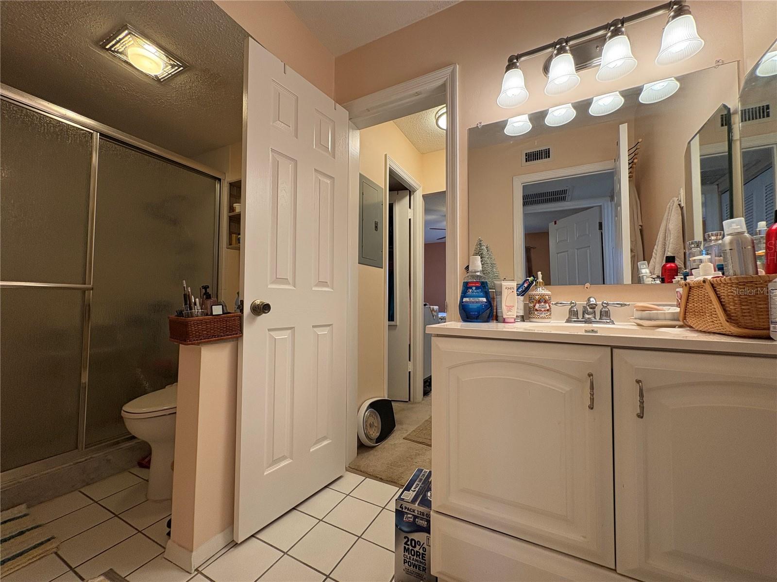 Image 19 of 30 For 1606 Flint Drive W