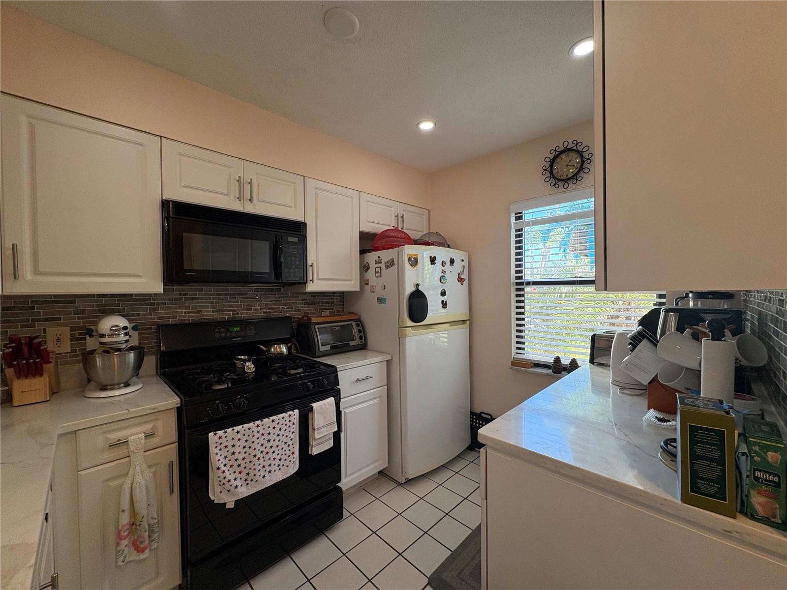 Image 9 of 30 For 1606 Flint Drive W