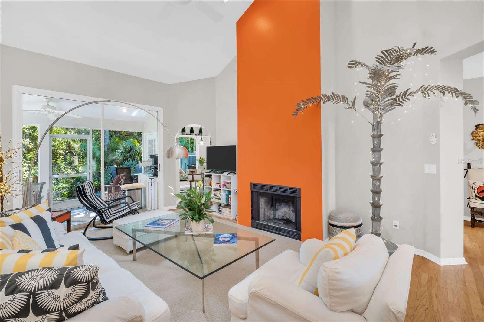 Image 10 of 65 For 306 Fan Palm Court Ne