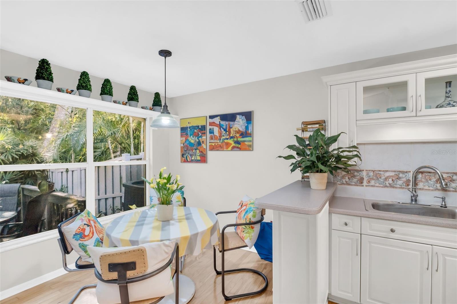 Image 17 of 65 For 306 Fan Palm Court Ne