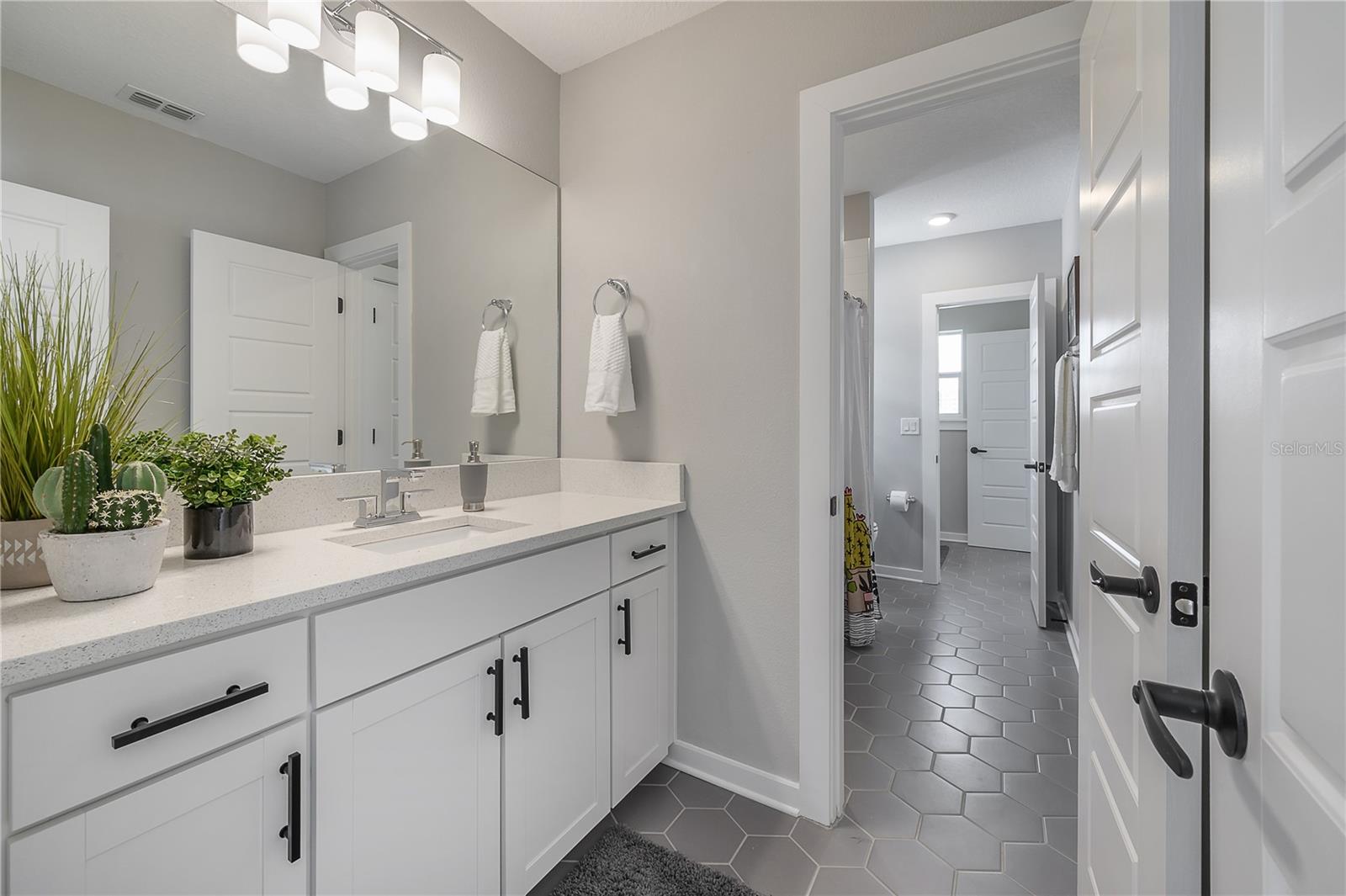 Image 25 of 56 For 4402 Gray Street 2