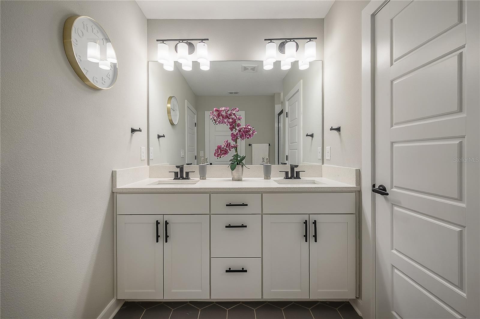 Image 43 of 56 For 4402 Gray Street 2