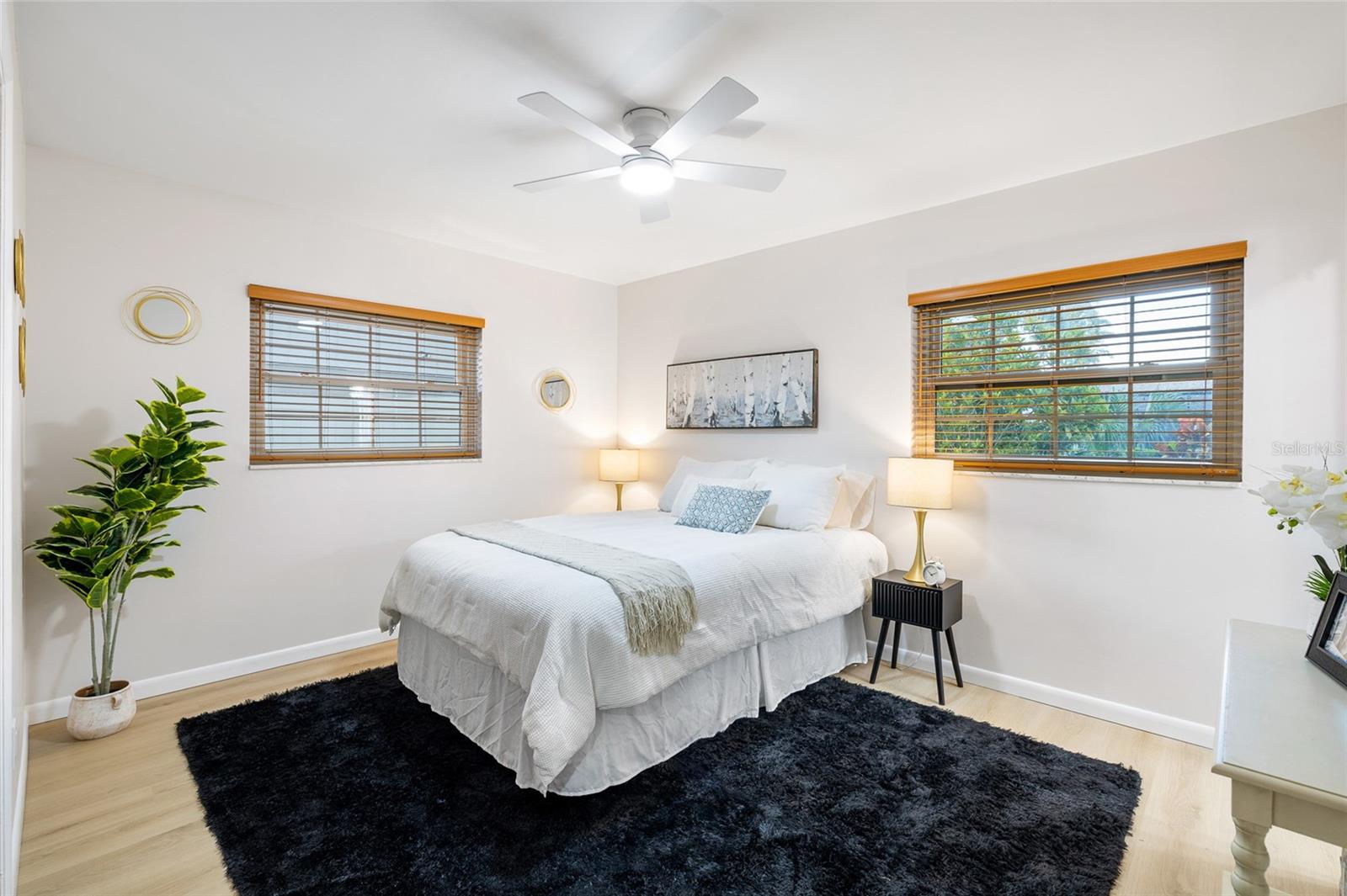 Image 16 of 31 For 19125 Amelia Circle