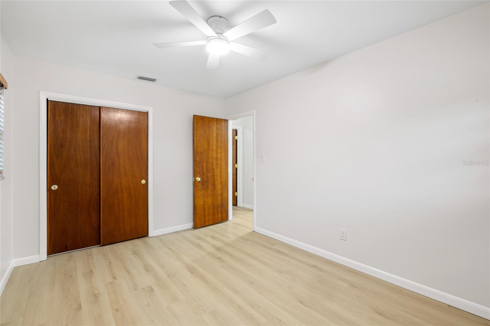 Image 20 of 31 For 19125 Amelia Circle