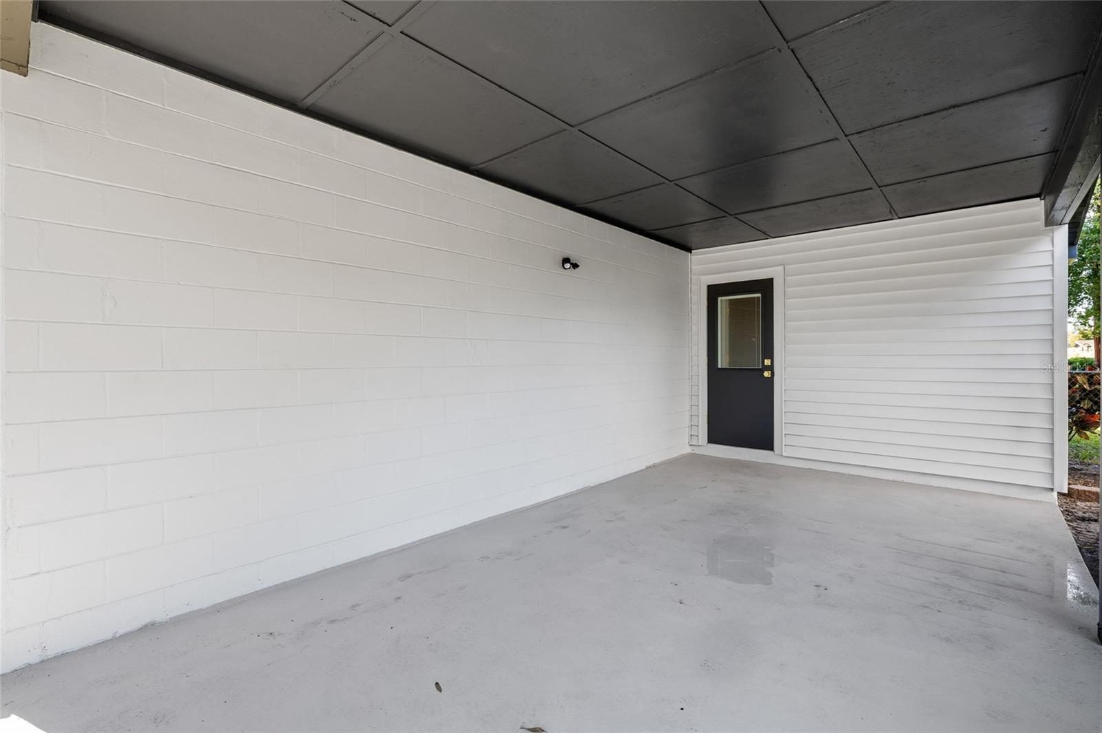 Image 23 of 31 For 19125 Amelia Circle