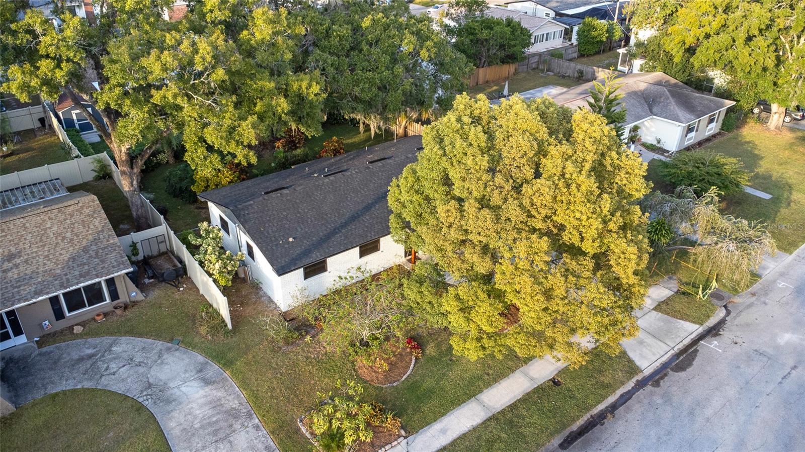 Image 28 of 31 For 19125 Amelia Circle