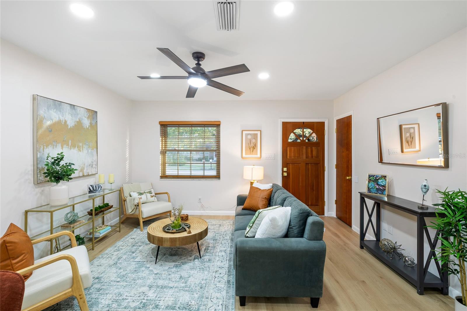 Image 4 of 31 For 19125 Amelia Circle