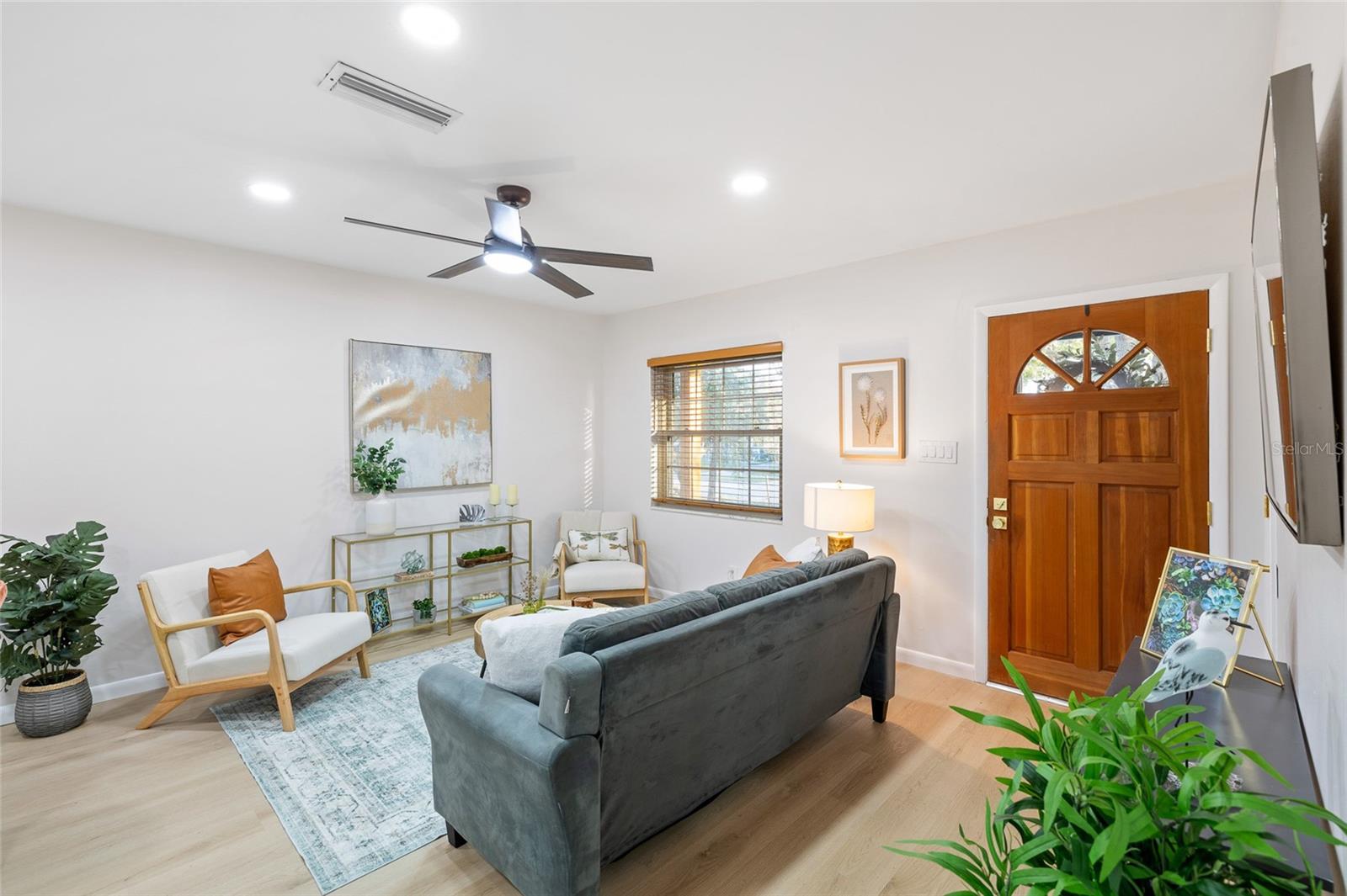 Image 5 of 31 For 19125 Amelia Circle