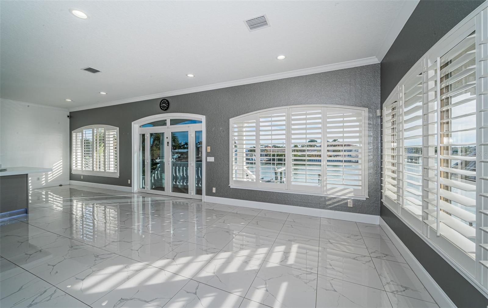 Image 13 of 81 For 7942 3rd Avenue S