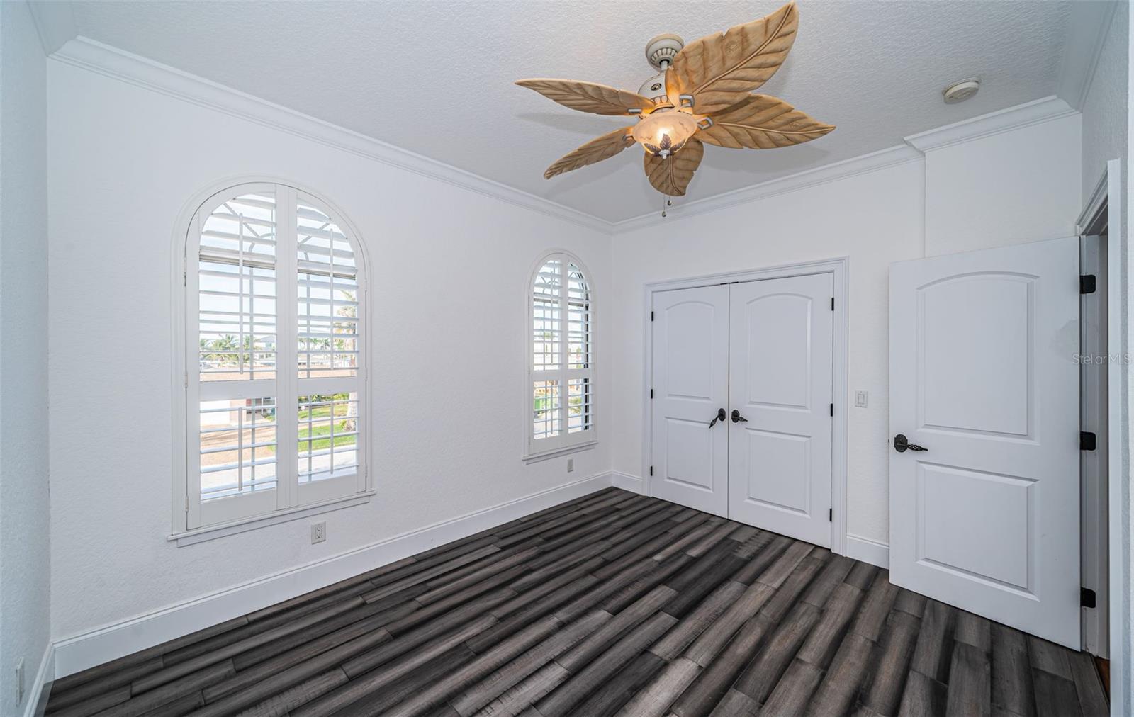 Image 33 of 81 For 7942 3rd Avenue S